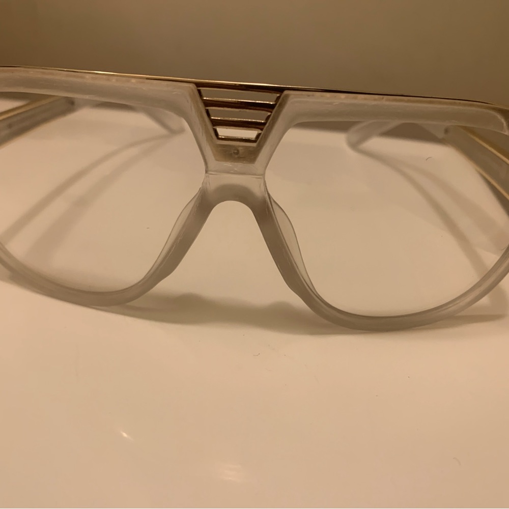 Gucci Glasses! Ready for a new home! - Picture 4 of 4